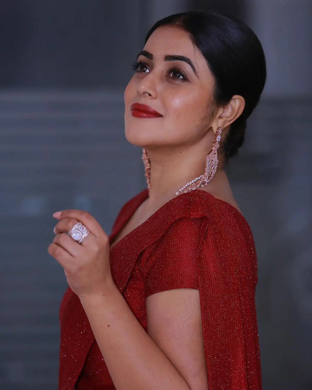 Indian Girl Shamna Kasim In Maroon Saree Blouse